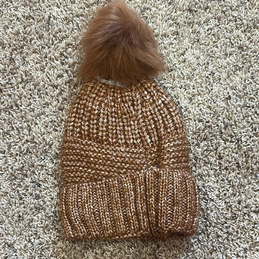 NEW Time and Tru Tan Knit Beanie with Pom-Pom